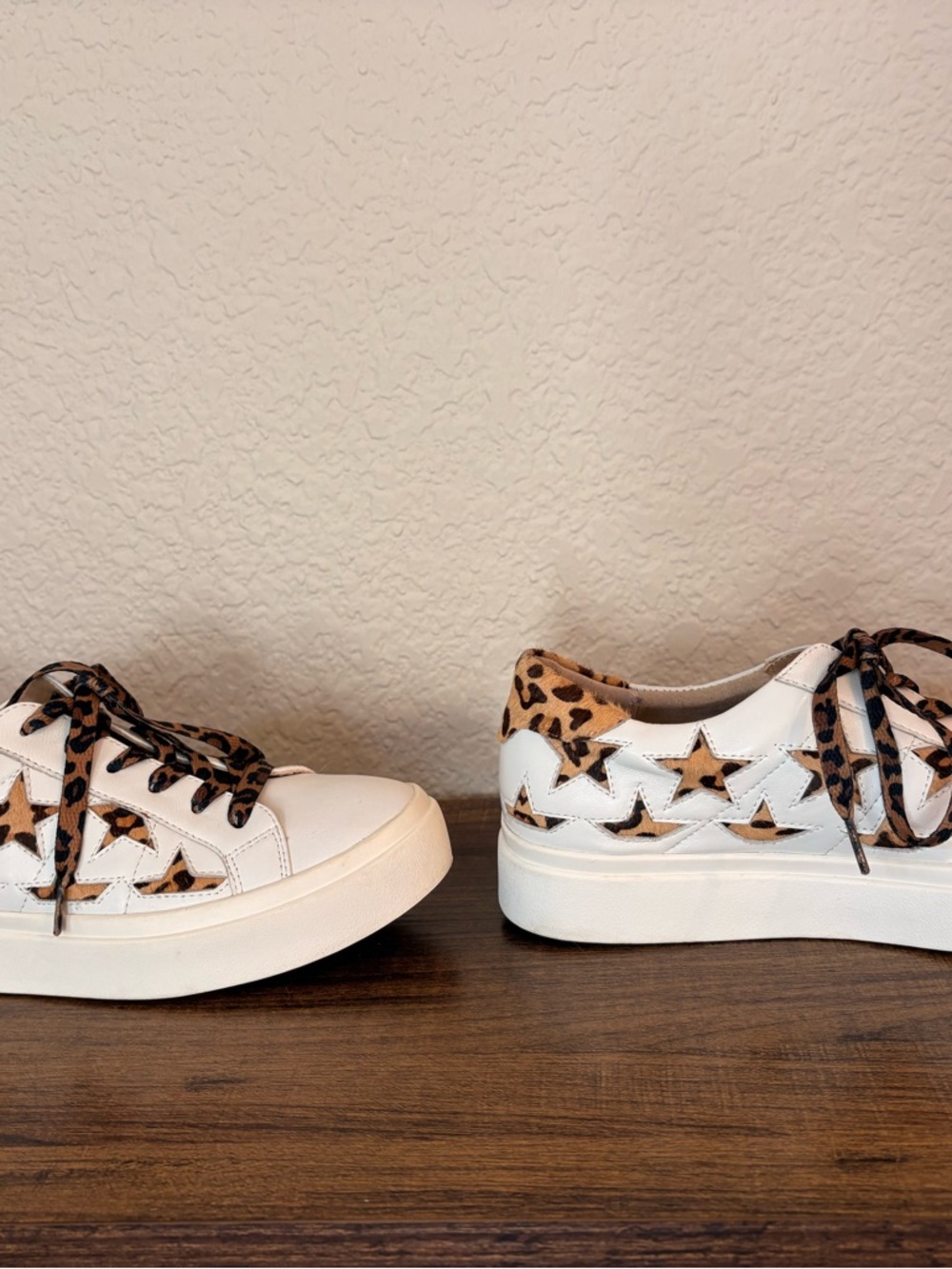 VANELI WOMEN'S YOLEN WHITE NAPPA WITH CAMEL CHAG, Size 7. - Picture 7 of 14